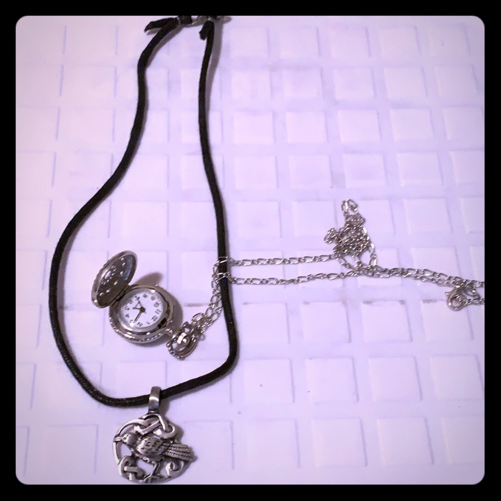 Traveler necklace set